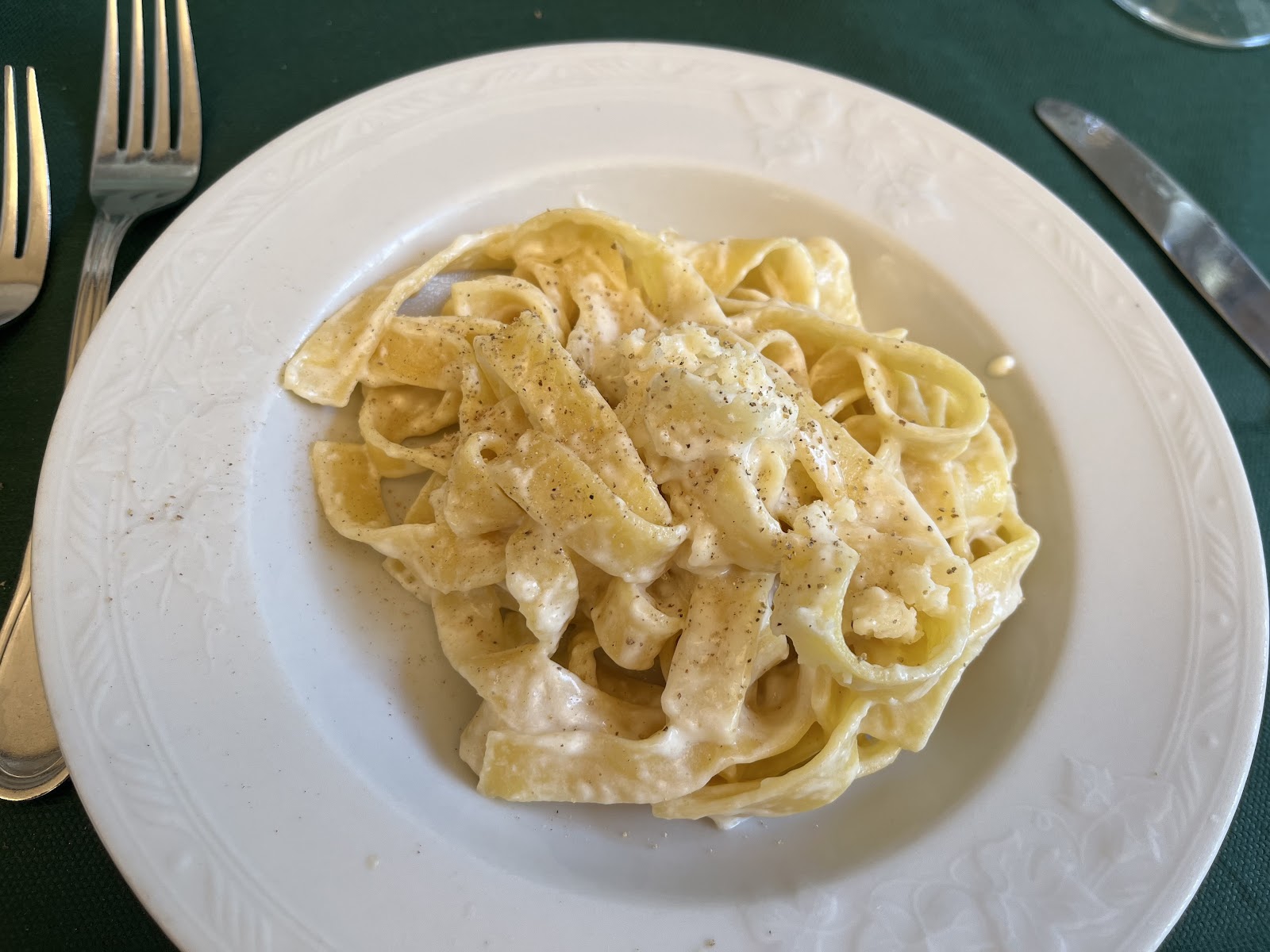 Tagliatelle mantecate nella forma di pecorino