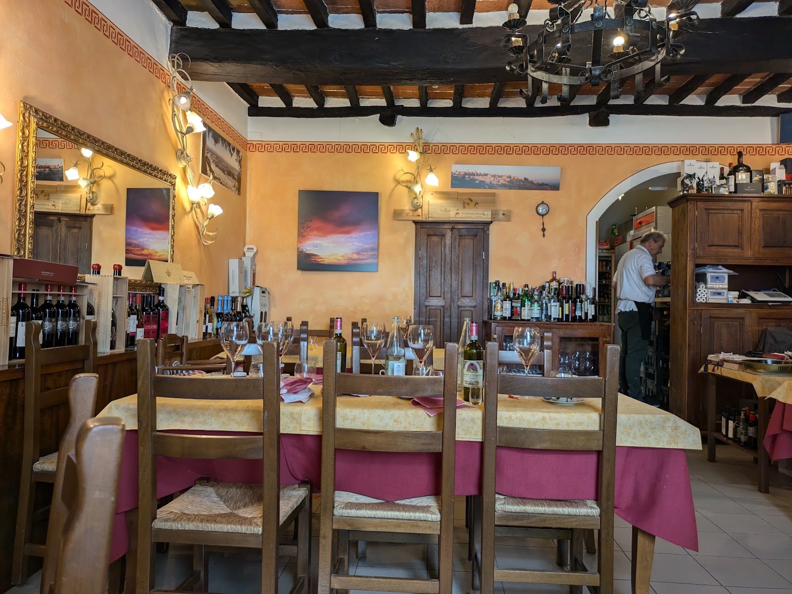 La sala tra i vini del territorio